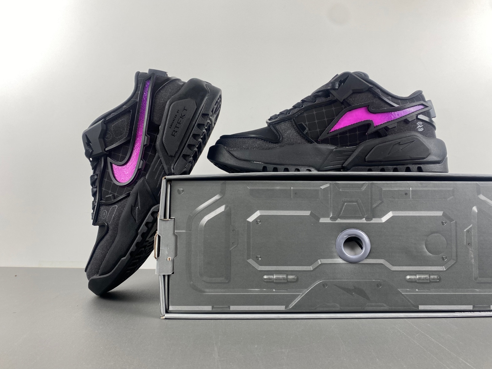 RTFKT x Dunk Genesis 