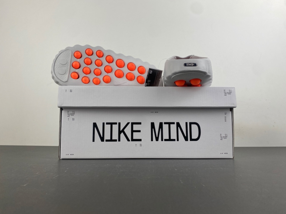 Nike Mind 001 