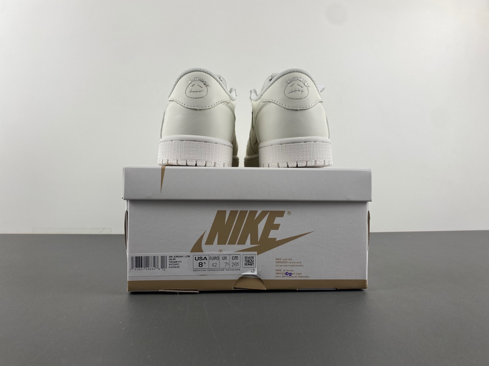 Travis Scott x Air Jordan 1 Low OG1228-111