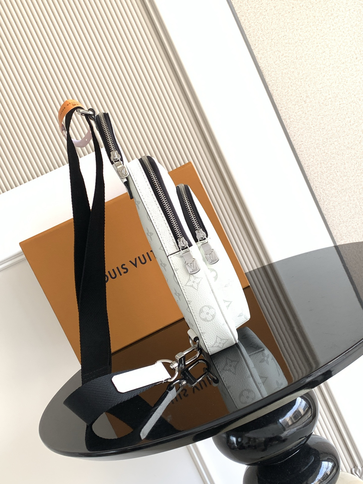 LVT PURSE