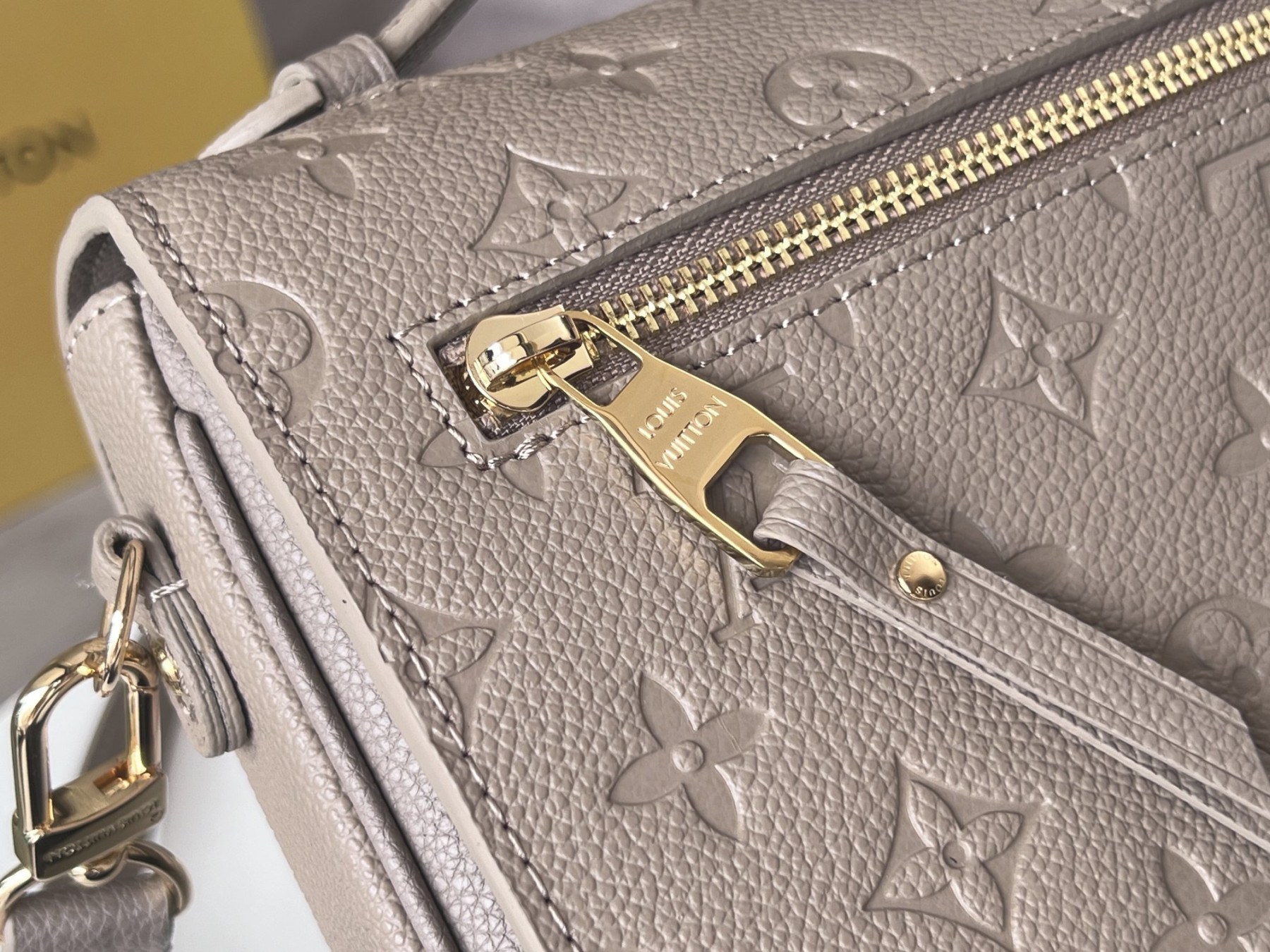 LVT PURSE
