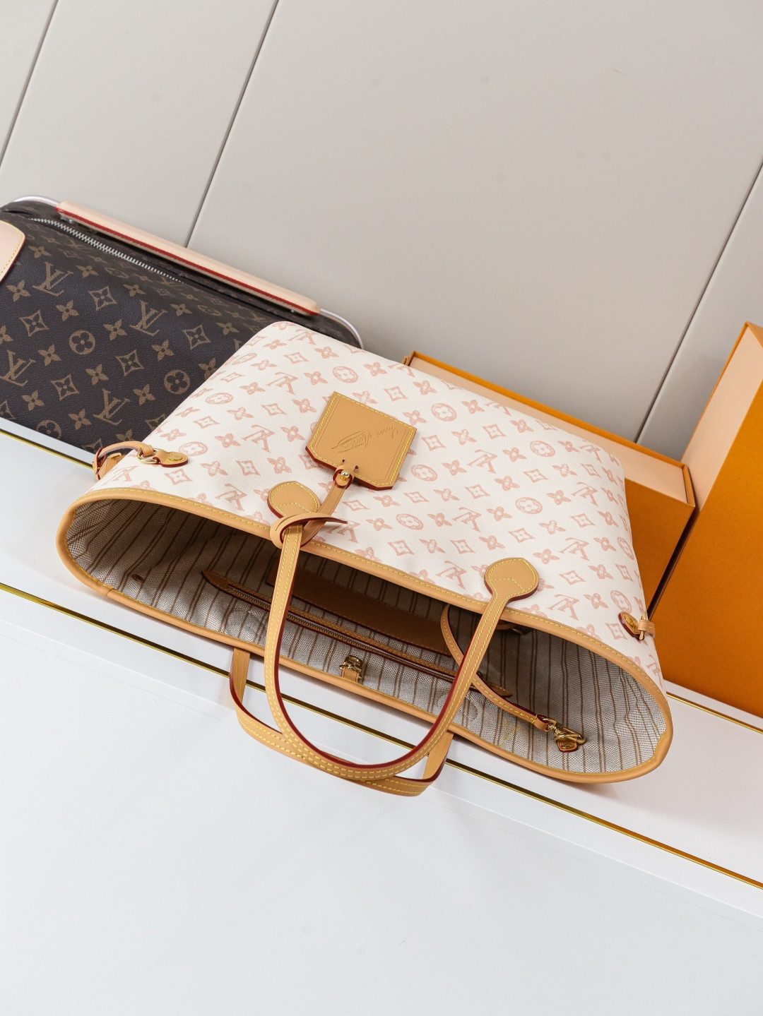 LVT PURSE