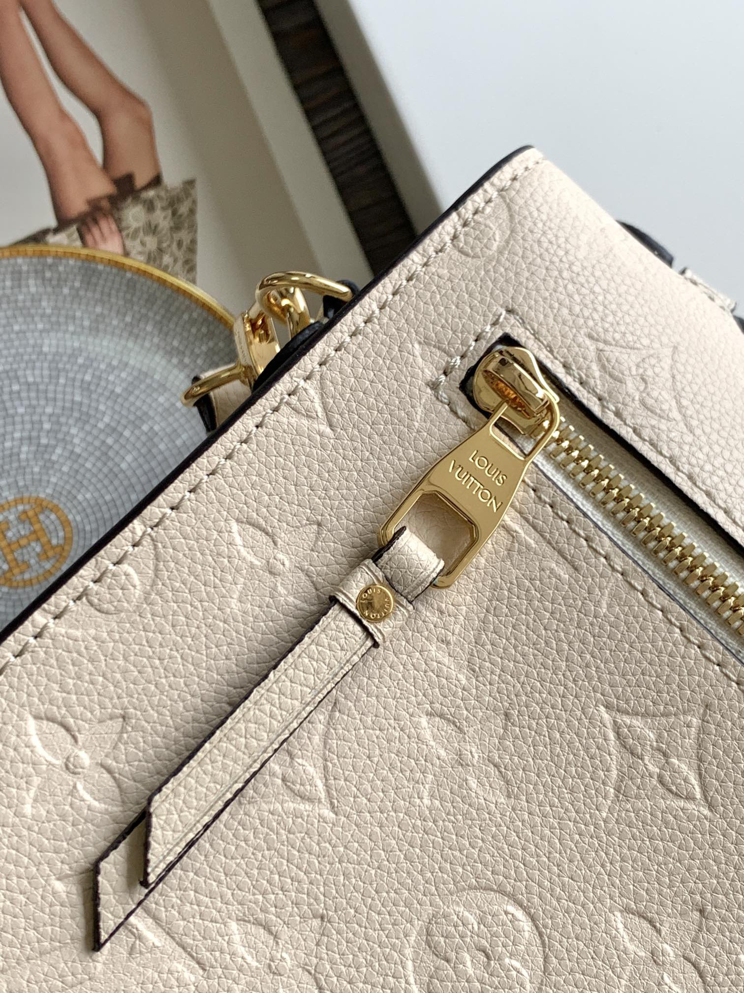 LVT PURSE