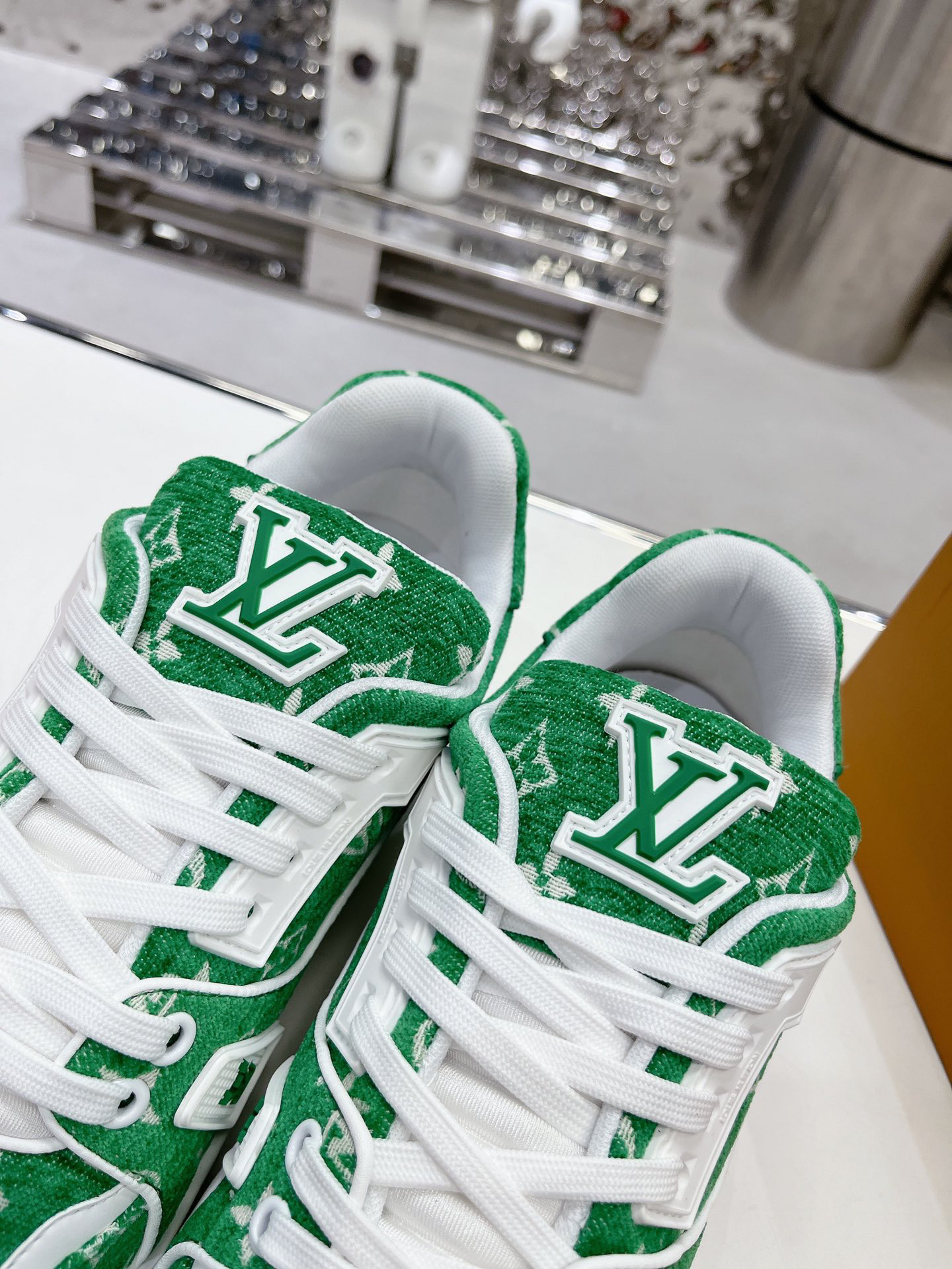 LVT SNEAKERS