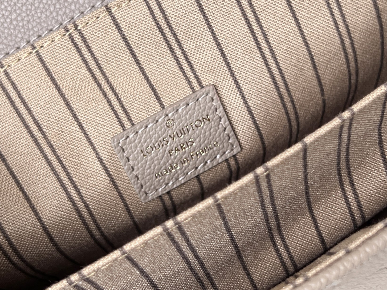 LVT PURSE