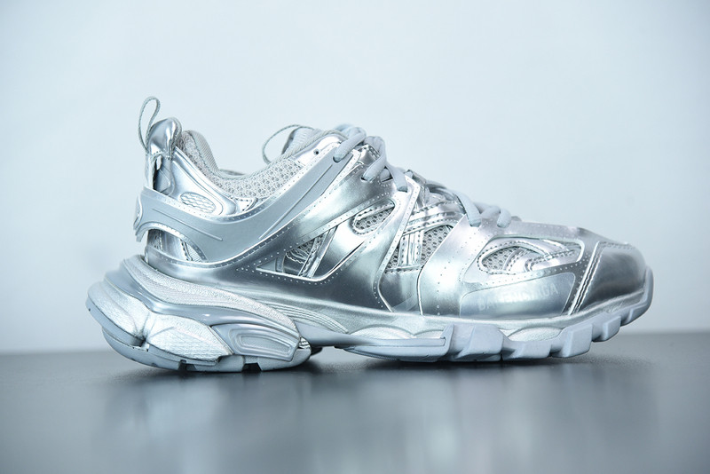 bc track sneaker