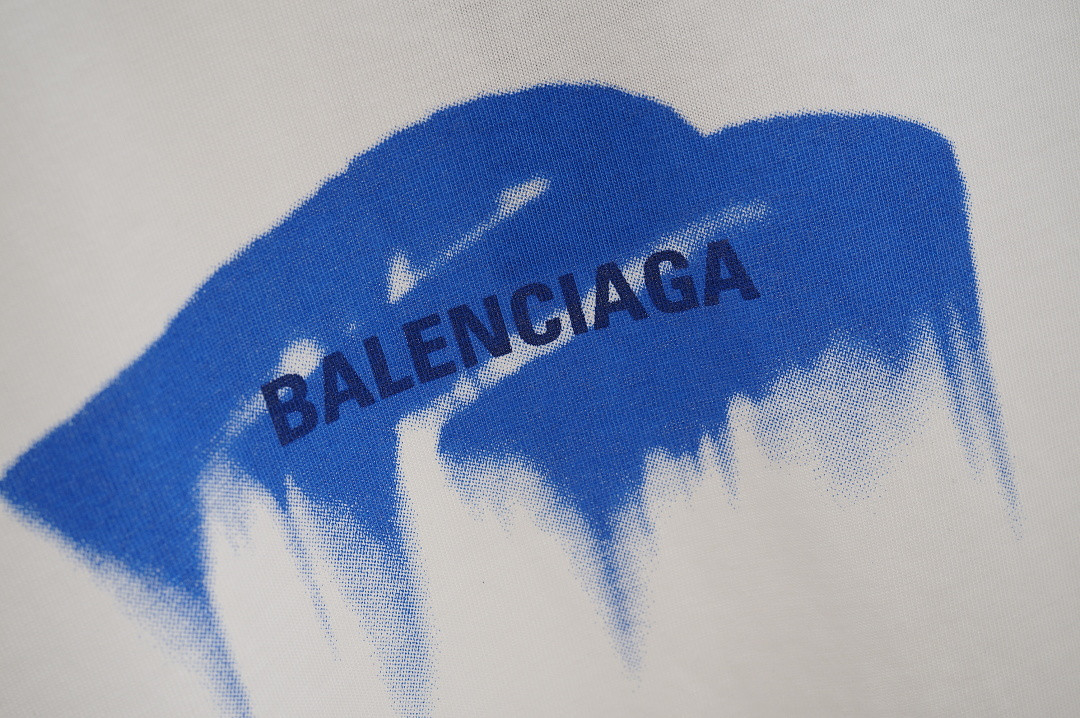 Ba1en*iaga Clothes