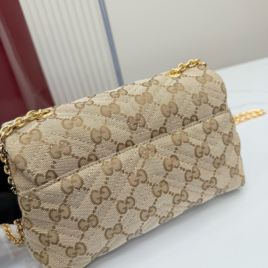 Gvc*1 BAG