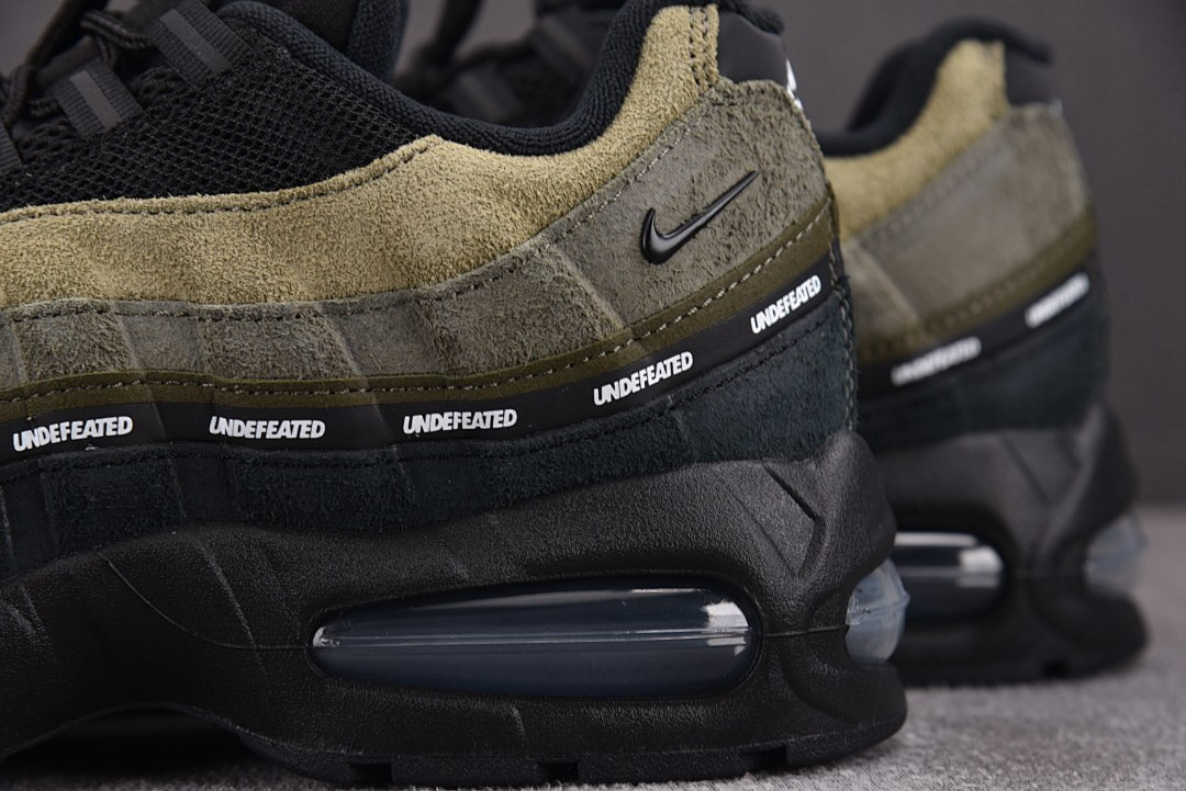 UNDEFEATED Nike Air Max 95 Medium Olive LA Brea IB4523-200