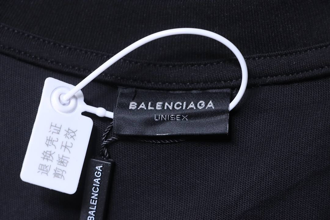 Ba1en*iaga Clothes