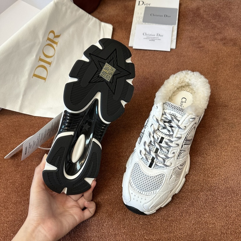 DIO* SNEAKER