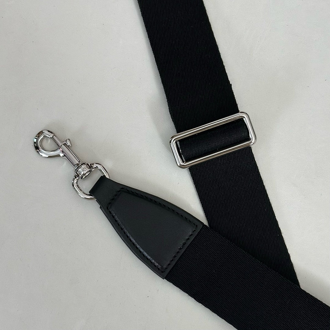 Gvc*1 BAG