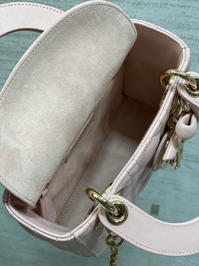 D10r BAG