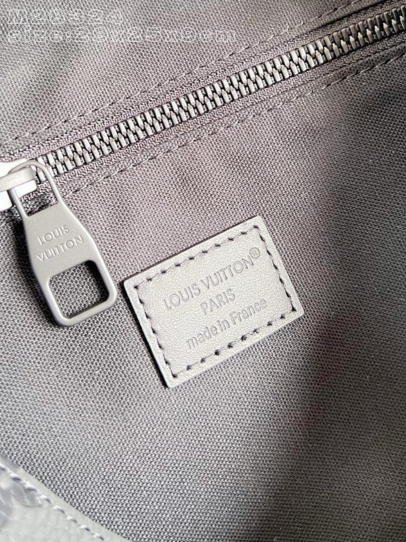 LVT PURSE