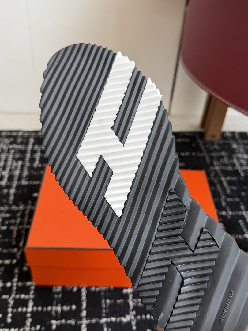 H**me5 Sneaker