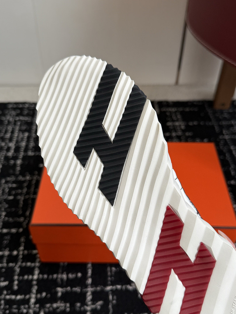 H**me5 Sneaker