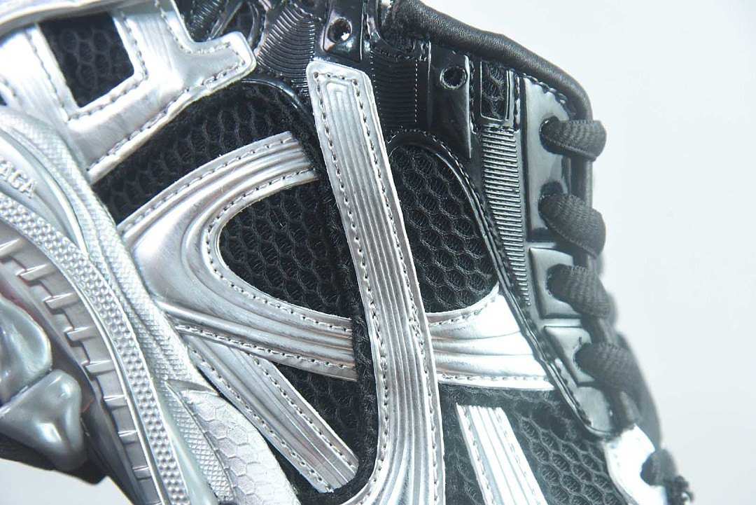 Ba1en*iaga Runner Sneaker LED