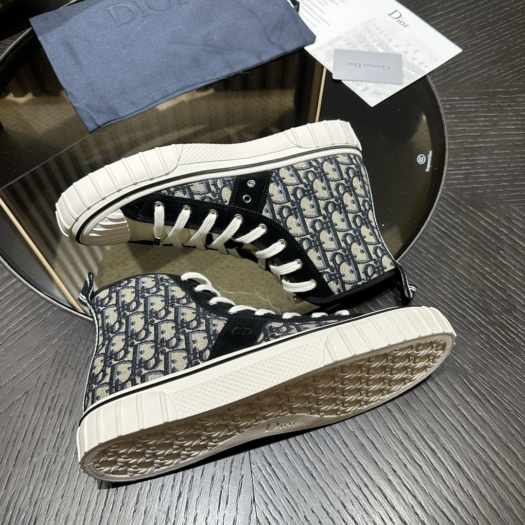 DIO* SNEAKER