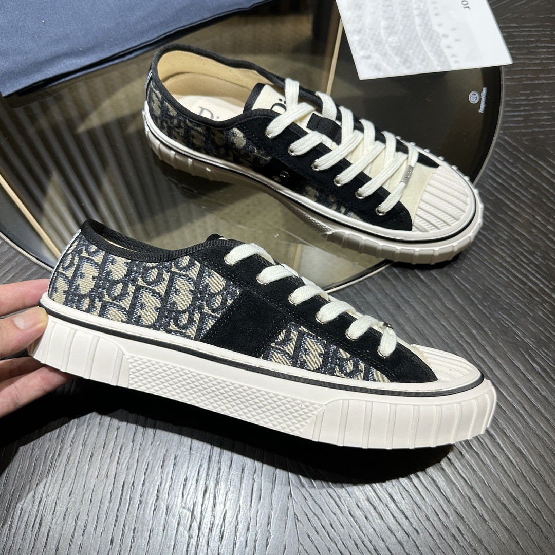 DIO* SNEAKER