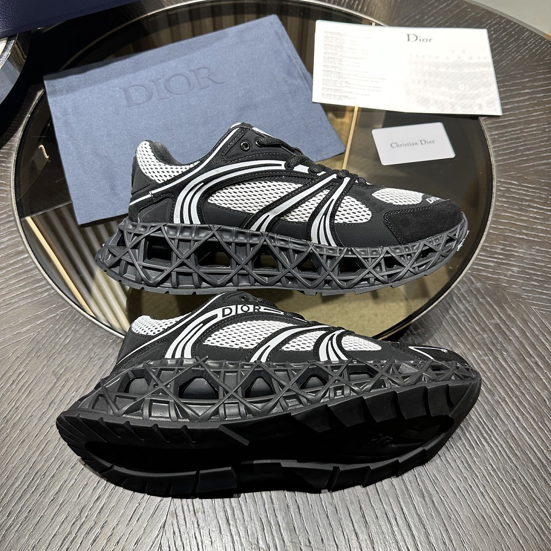 DIO* SNEAKER