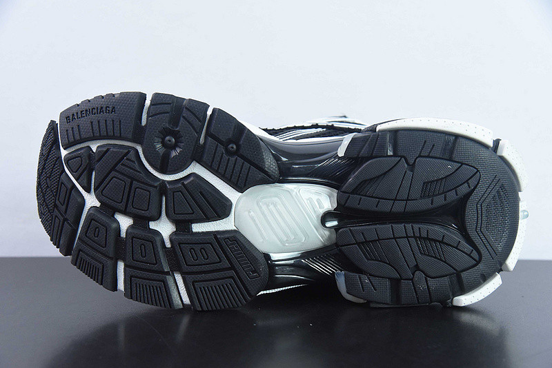 Ba*len*cia*ga runner sneaker