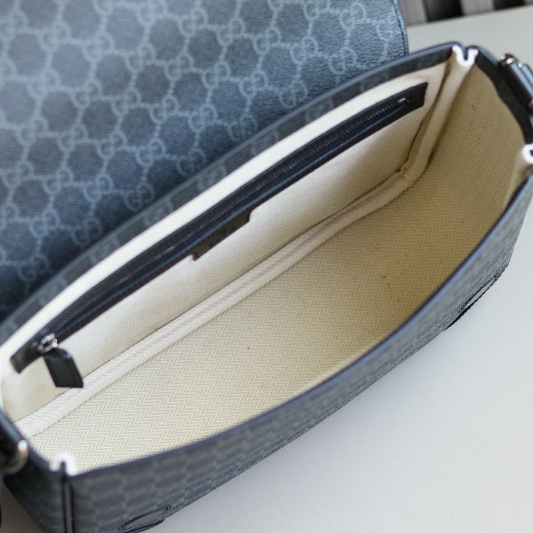 Gvc*1 BAG