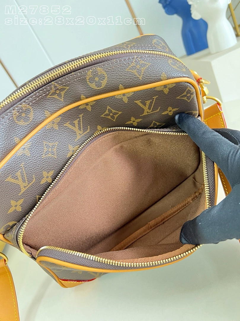 LVT PURSE