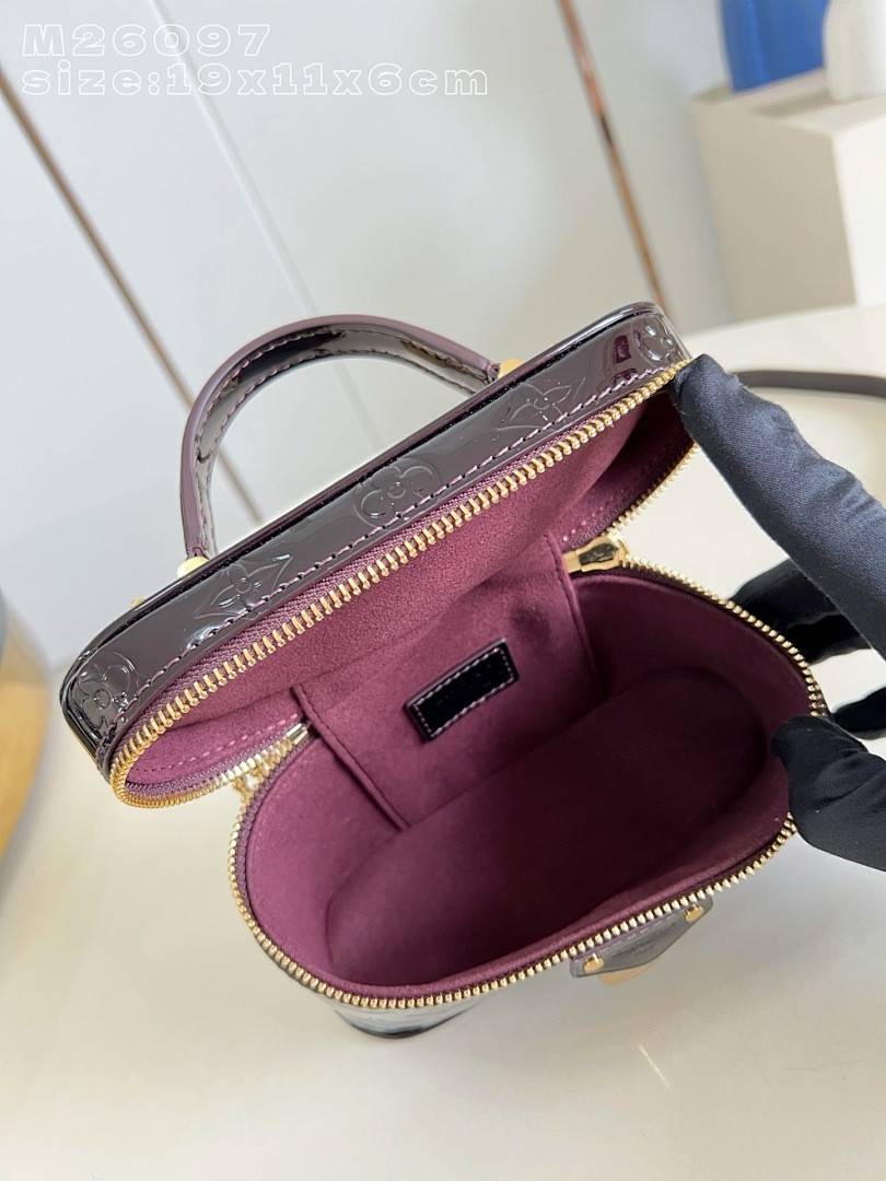 LVT PURSE