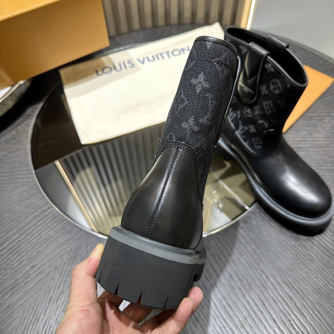 LVT BOOTS