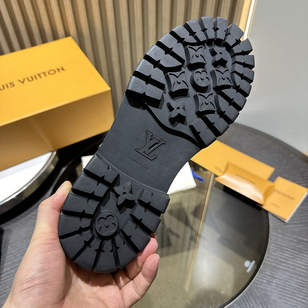 LVT BOOTS