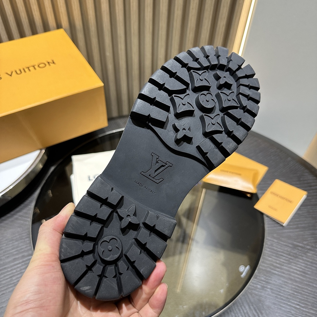 LVT BOOTS