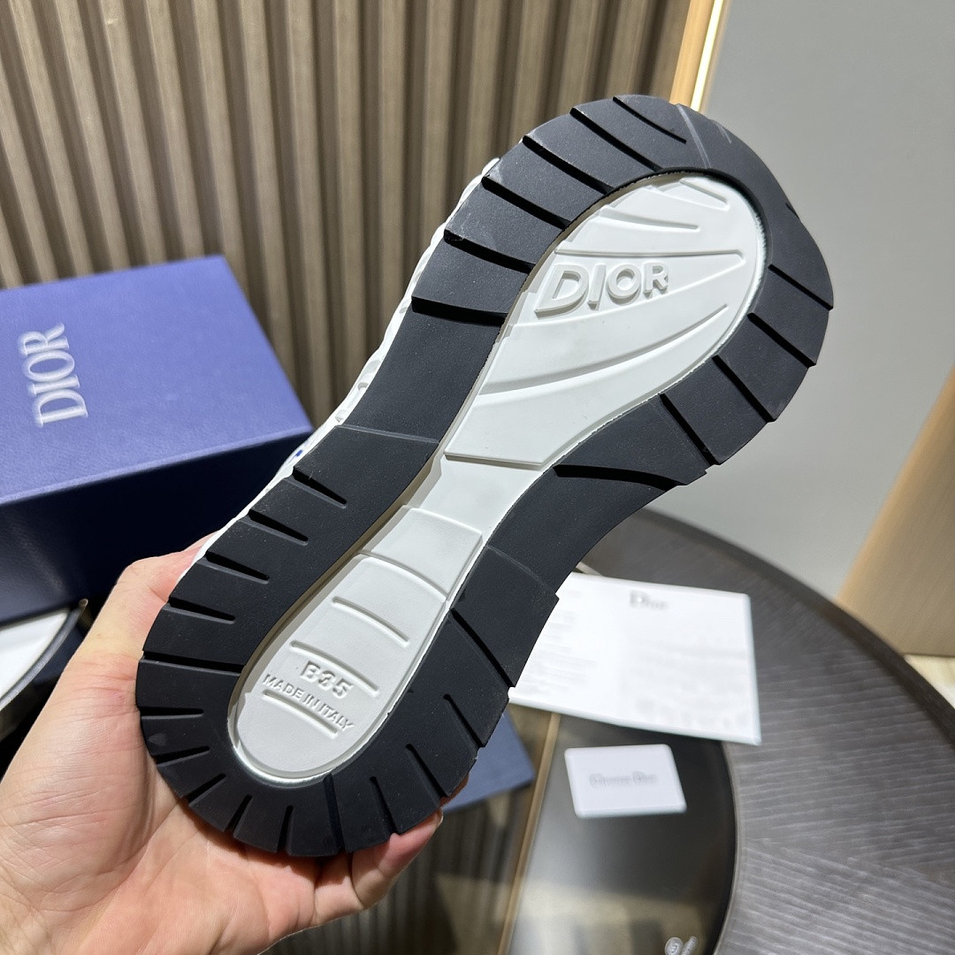 DIO* SNEAKER