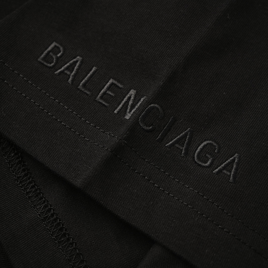 Ba1en*iaga Clothes