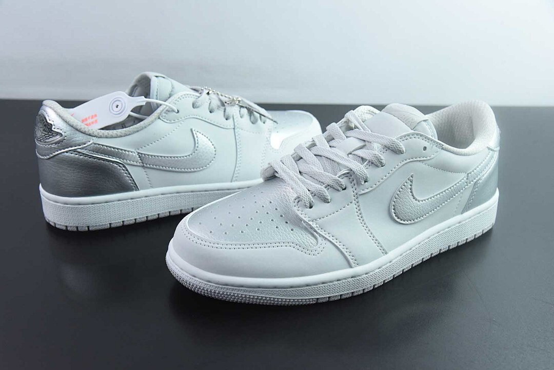 Air JordanAir Jordan 1 Retro Low OG 
