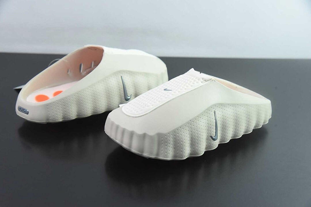 Nike Mind 001 