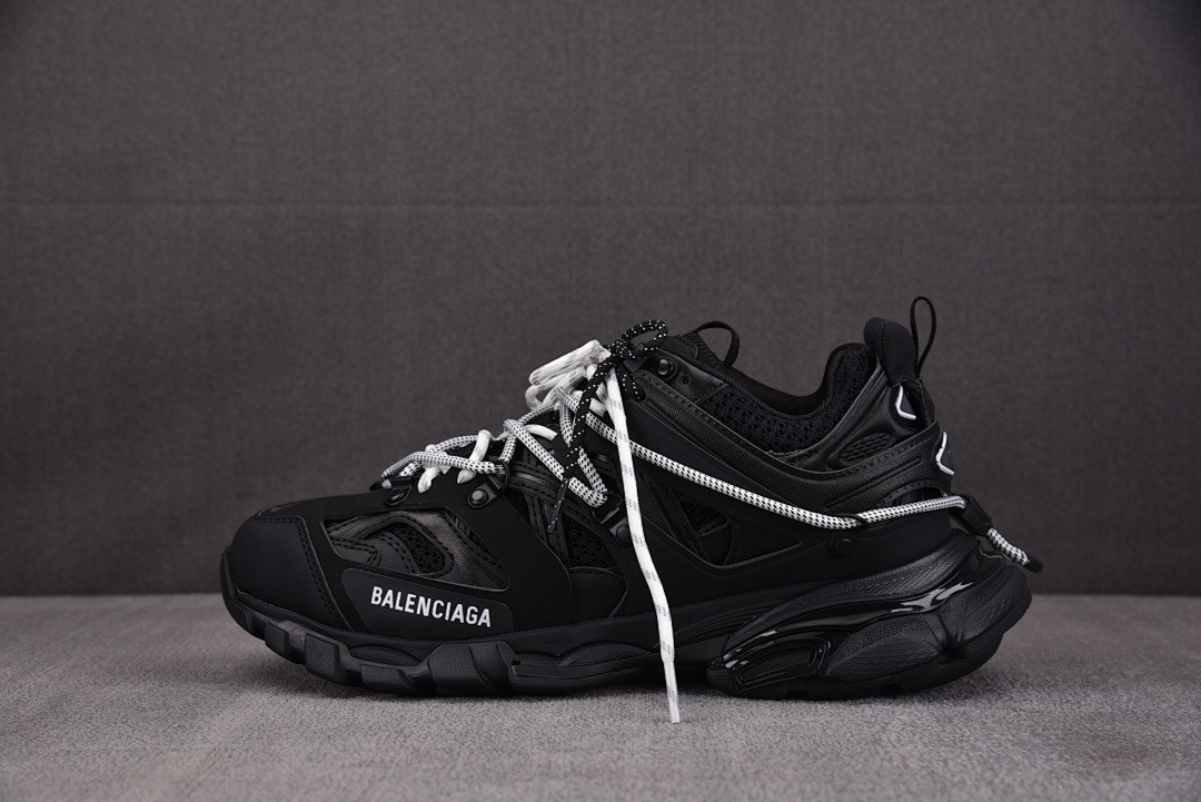 BC TRACK SNEAKER
