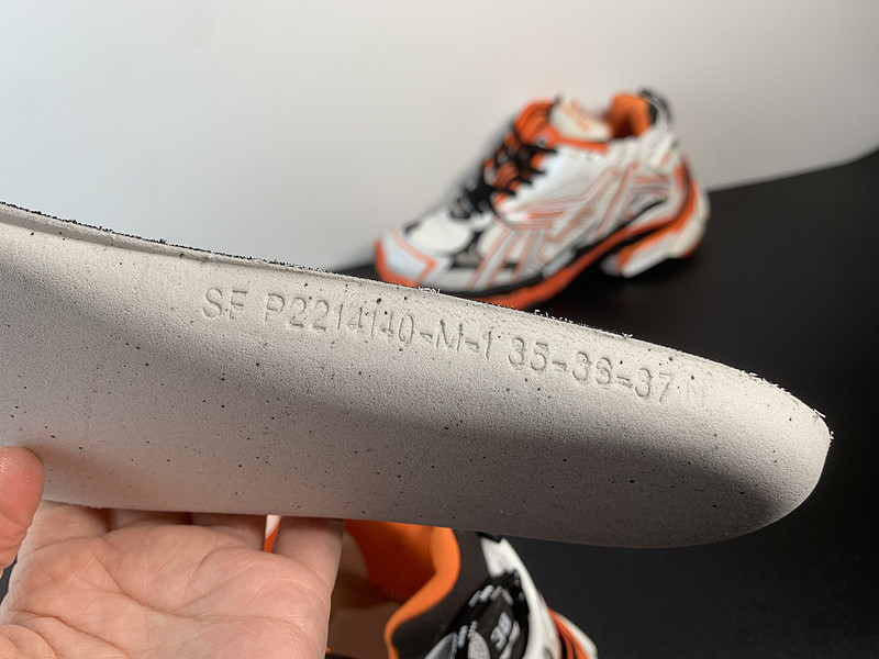 Ba*len*cia*ga runner sneaker