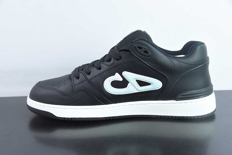 DIO* SNEAKER