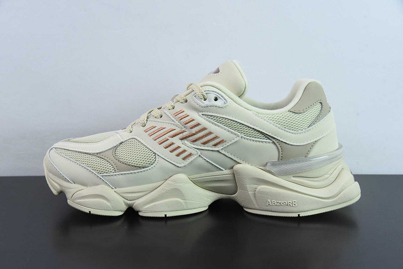 NEW BALANCE SNEAKER