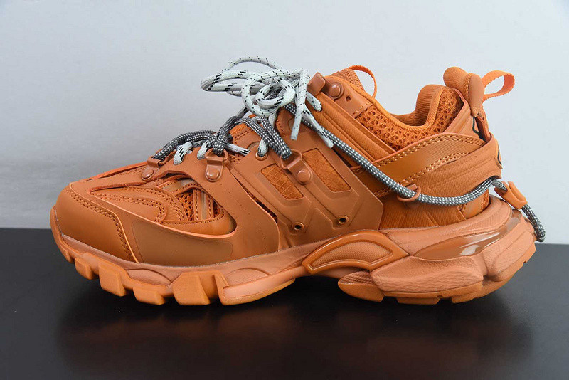 BC TRACK SNEAKER