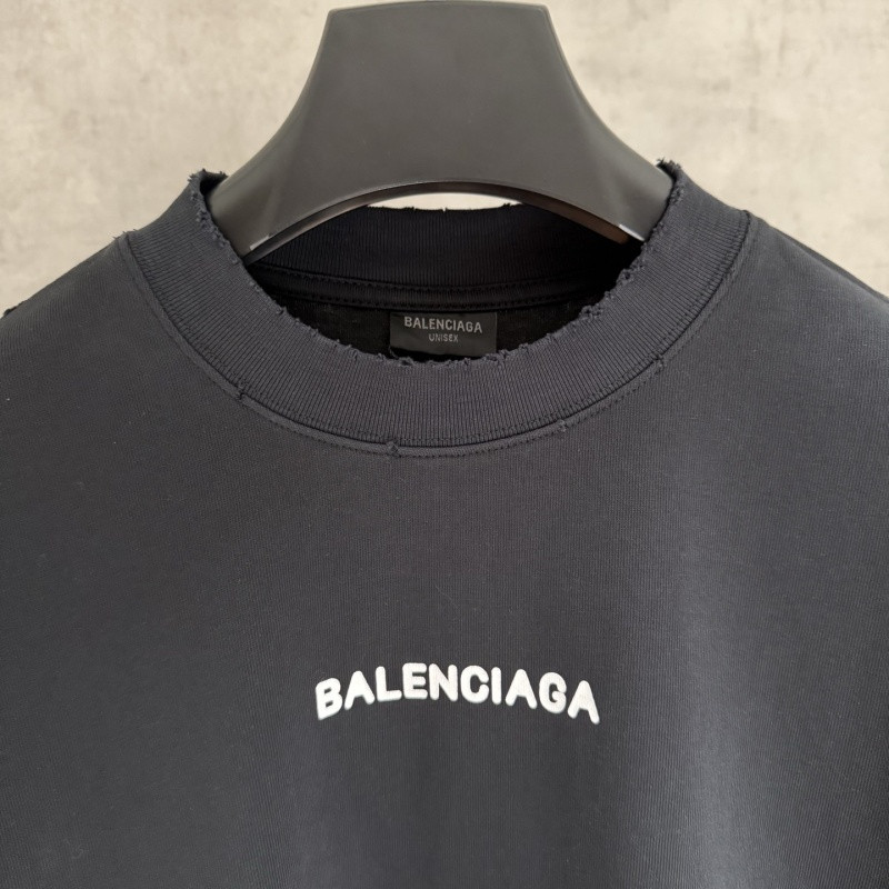 Ba1en*iaga Clothes
