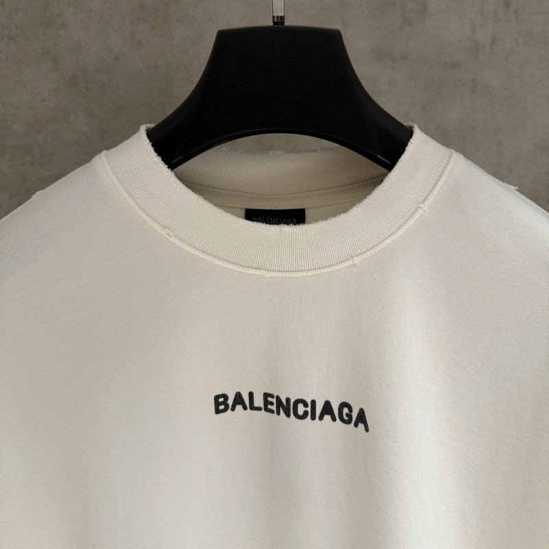 Ba1en*iaga Clothes