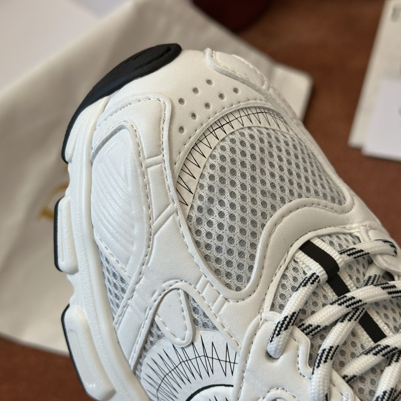 DIO* SNEAKER