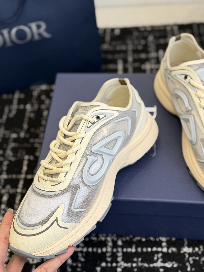 DIO* SNEAKER