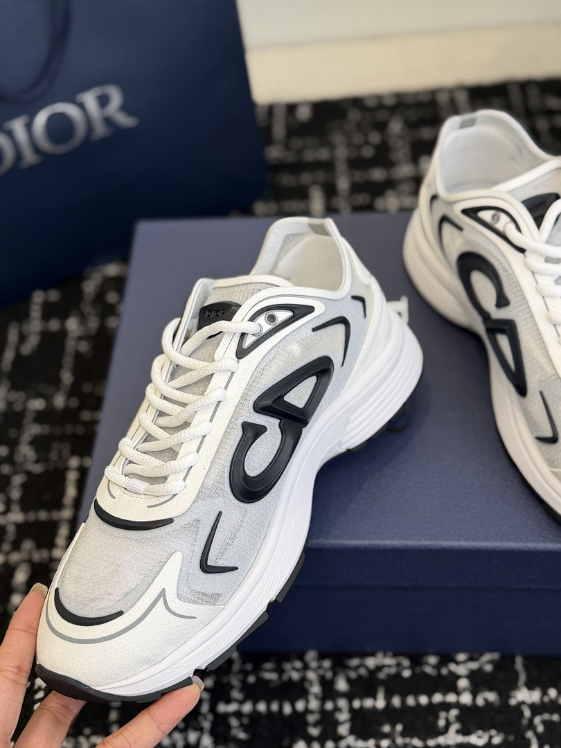 DIO* SNEAKER