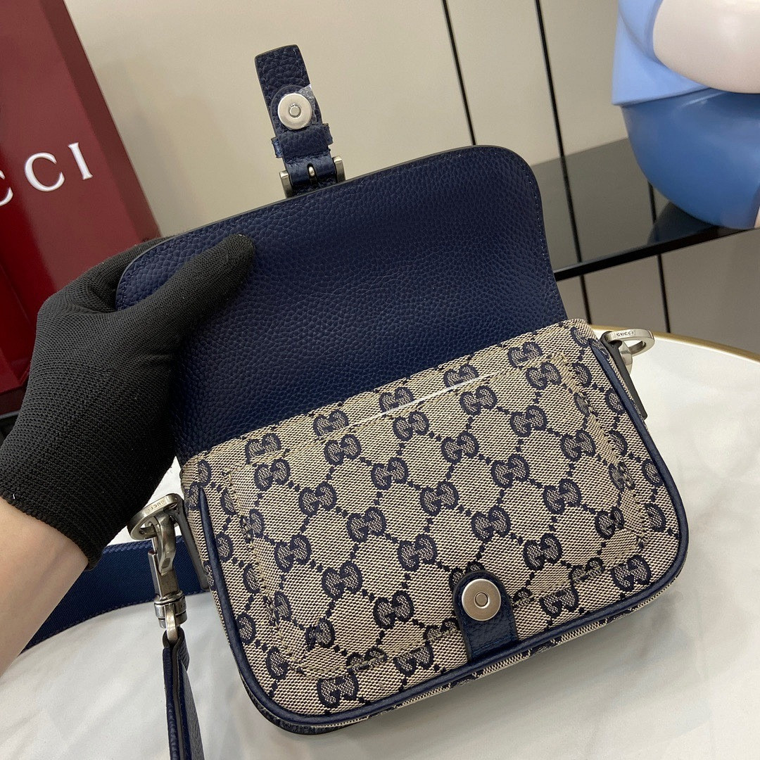 Gvc*1 BAG