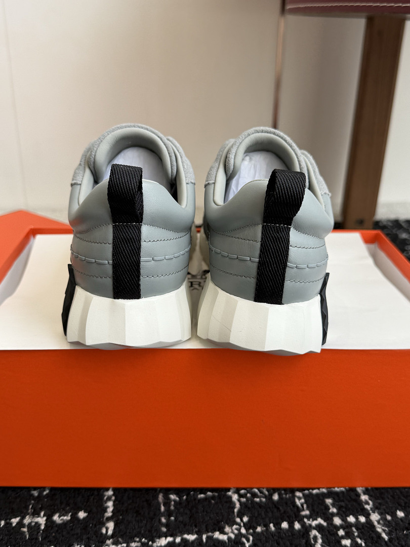 H**me5 Sneaker