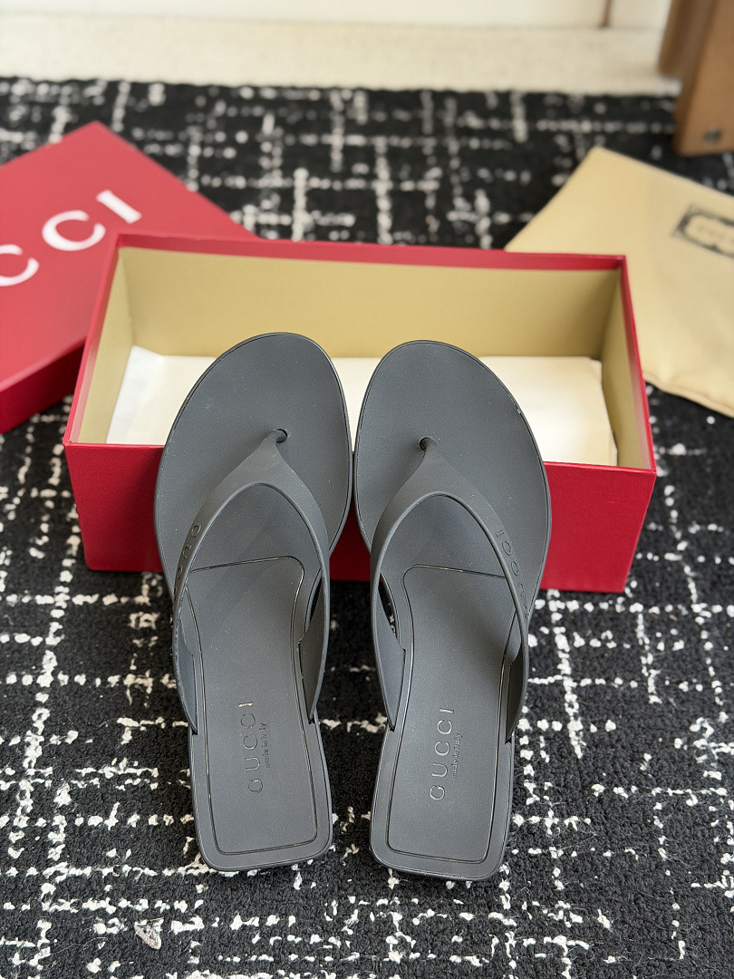 Gvc*1 SANDALS