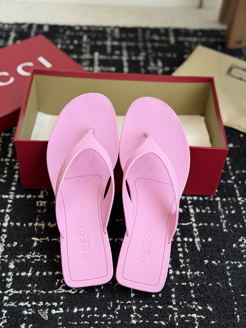 Gvc*1 SANDALS