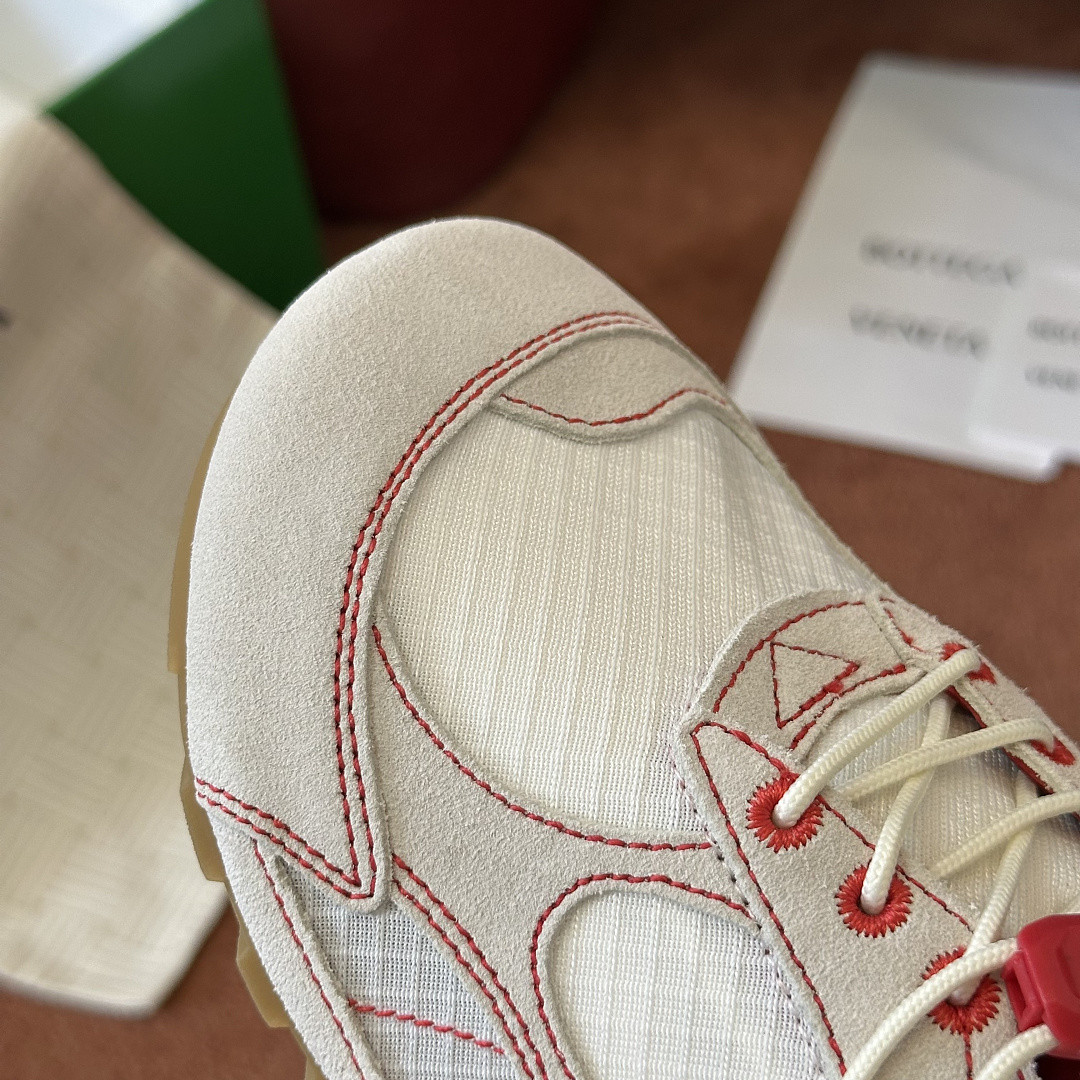 B0tt*ga Ven*ta Sneaker